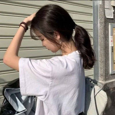 忧郁头像女真人背影