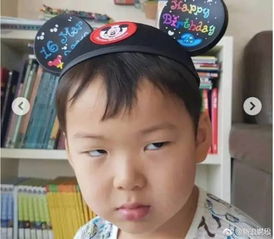 宋家三胞胎泰立方不知不觉,这些表情包都长这么大了