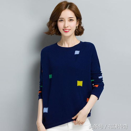 中年女人少穿的花里胡哨,多穿这样简单又大方的毛衣,气质又减龄