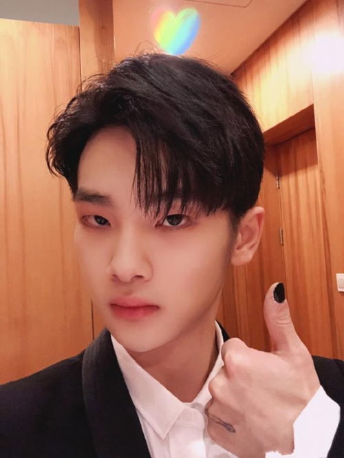 真心不容易周震南回应r1se新歌争议c位不是一个人的事,只想做好音乐