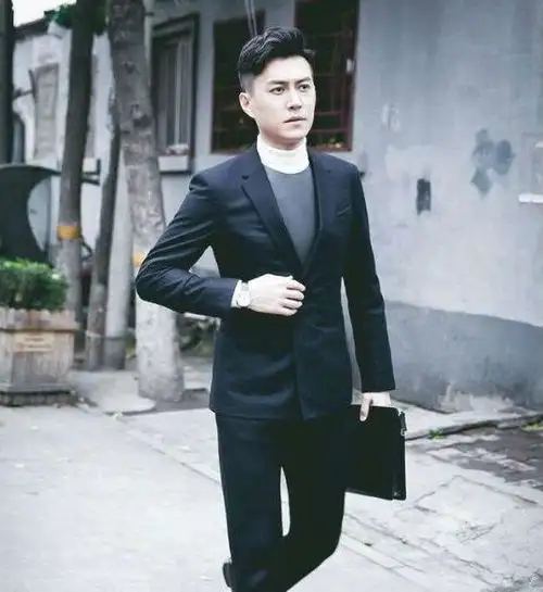 靳东是她前夫,今40岁仍美如少女,儿子被称赞最帅星二代