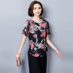 四十岁女人别穿得像大妈,试试减龄套装,显嫩不止十几岁