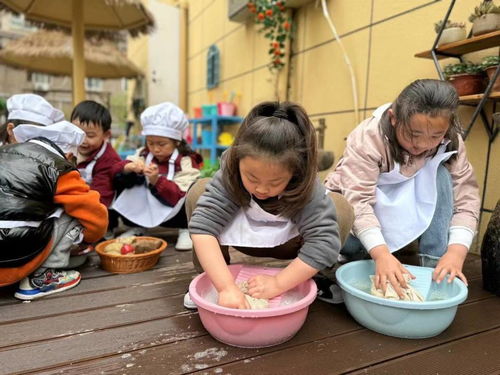 如何让孩子喜欢上劳动烧火做饭幼儿园园长为您支招校长来了