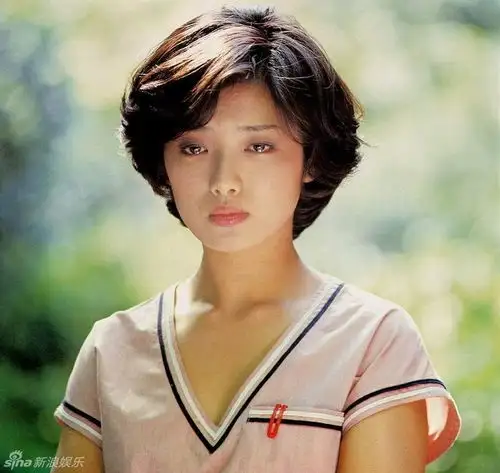 策划美女眼中的美女绝色容貌亦得同性欣赏
