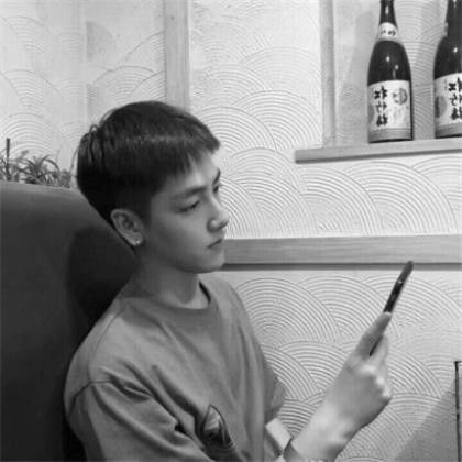 超酷男生头像黑白年少轻狂我们也有过
