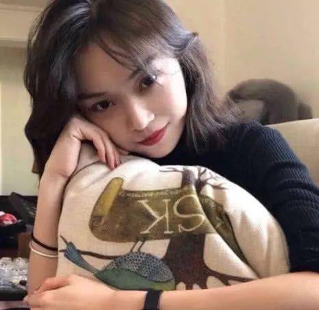 女性每天睡前吃种水果,坚持半个月,色斑皱纹变淡,更显年轻