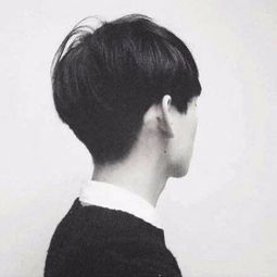 求白色耐克帽子女情侣头像男生的,具体女生的如图,要男生的,求各位