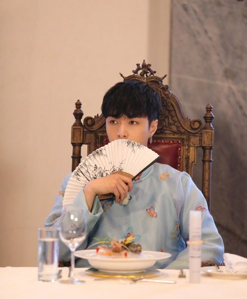 明星的表情包杨幂苦笑,张艺兴敷面膜,被朱一龙和千玺萌哭了
