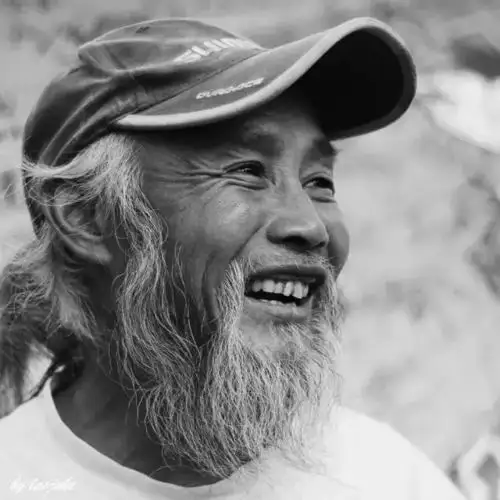 那个踩三轮车环游世界的老头,带着梦想走了...