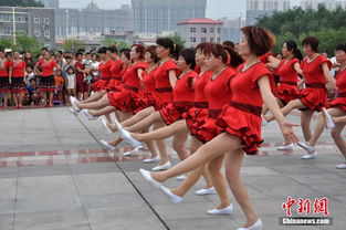 河南三百大妈高温下齐跳广场舞秀火辣身材7871292健康图片库大视野