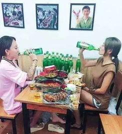 搞笑图片就算下雨也不能阻挡广场舞大妈的热情