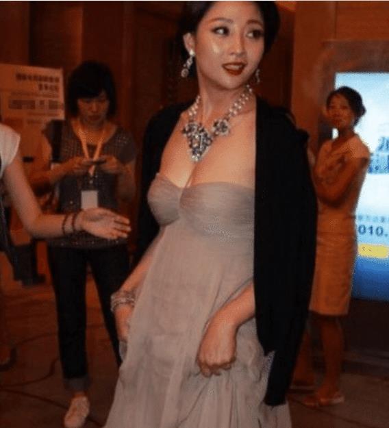 40多岁男性的微信头像结婚