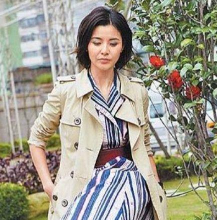 17岁出道拍片后被男友甩,40岁嫁给郑伊健,45岁活得像少女