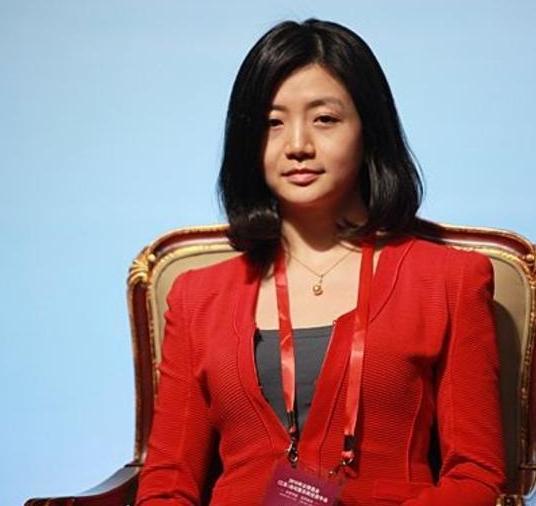 30岁女富豪资产超500亿,却嫁给了穷小子,如今过得怎样