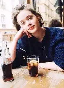 女人别到中年,才懂得手里要有点钱