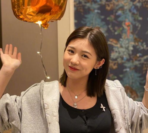 章子怡为继女庆生,16岁汪曼熙女大十八变,汪峰基因真强大