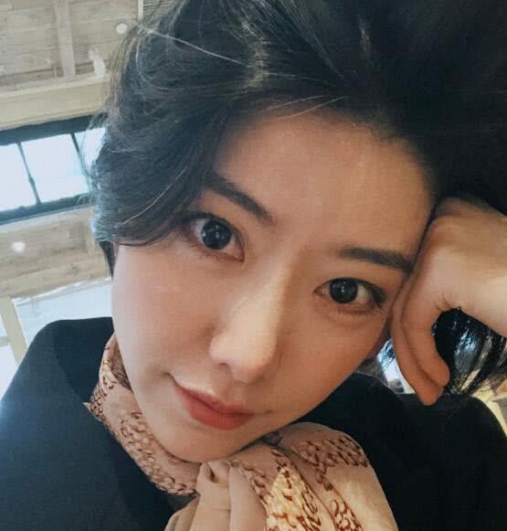 48岁的李亚鹏,32岁女友近照曝光,气质一点不输王菲