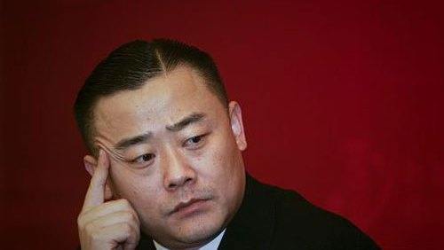 他瞧不起农民,嘲讽本山骂德纲是吃大蒜的,如今下场凄惨,他是谁