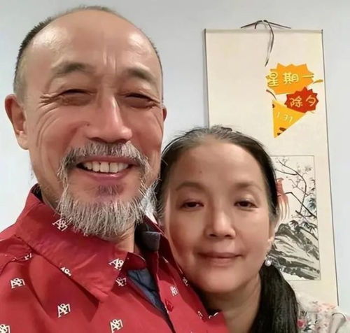 66岁孙海英在美国捡垃圾,遭网友疯狂嘲笑,他强硬回应不后悔
