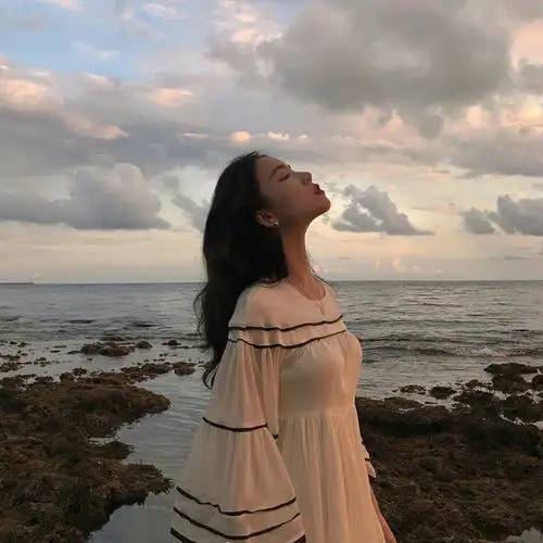 有什么好看的侧脸女生头像