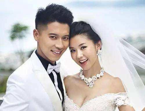 出道19年从不拍吻戏,初吻给了相爱7年的老公,今34岁仍似少女
