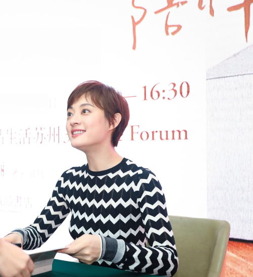 孙俪太适合短发了,超短发搭配针织衫尽显高级感,干练发型就选它