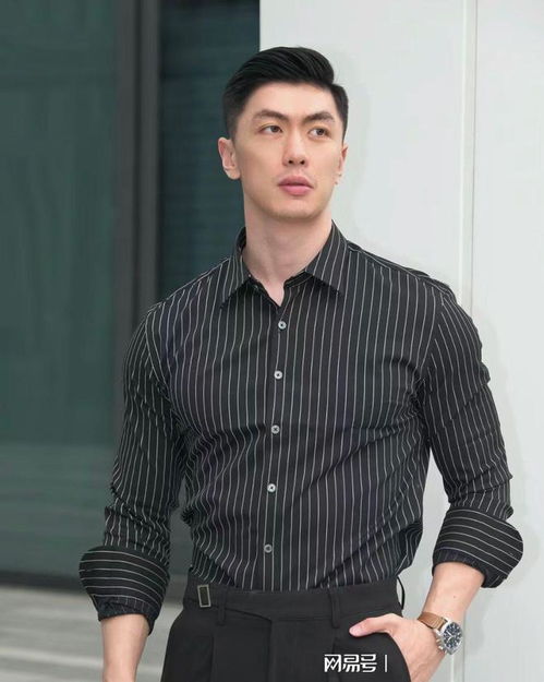 真正有格调的40岁男人,很少戴金链打耳洞,换成这些更高级体面