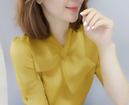 新上艳阳衫,忒适合70后皮肤暗黄女人穿,白到让人挪不开眼