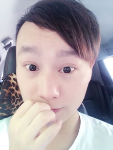 他三十岁但怎么看这男人都不像三十我很喜欢但现在还没在一起他也不知道我喜欢他只是朋友关系