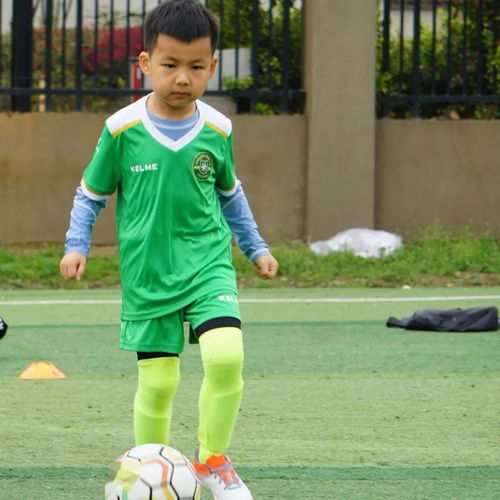 2021绿城周末幼儿足球班我是爸爸妈妈的小骄傲