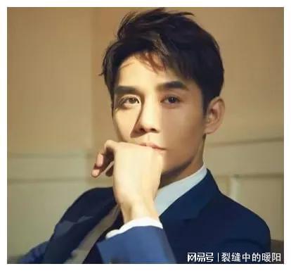 王凯父亲肺癌离世一个月,他被查出肺部阴影红不红已不再重要