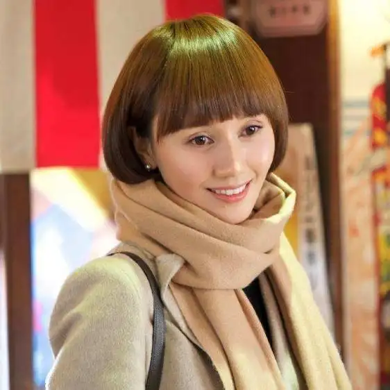 奔四奔五女人别乱烫头发,弄不好会显老气,这几款冻龄时尚好打理
