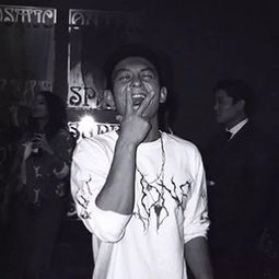 微信头像35岁男超模