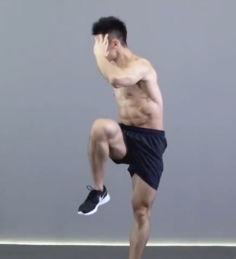 50岁健美身材刘叶琳,窈窕身材不输少女,3组锻炼成为冻龄美人