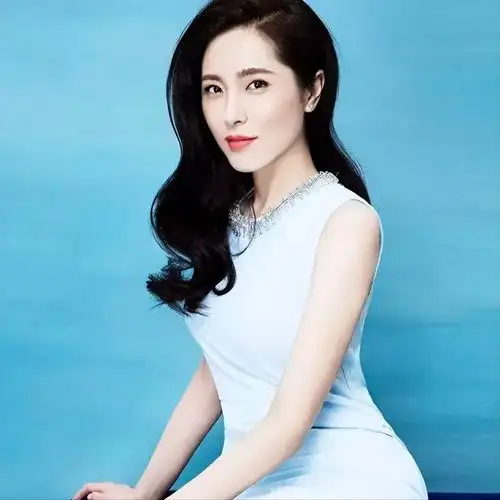 李小冉的胸殷桃的腰闫妮的腿,这6位中年女星性感起来迷死人