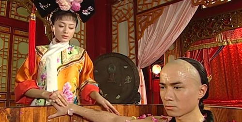 得知知画怀上龙嗣,令妃的表情让人恶心还是皇后和容麽麽善良