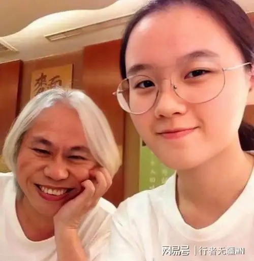 台湾爷孙恋音乐人李坤城因病去世,他26岁女友将获得一大笔遗产