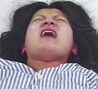 40岁左右的成熟风韵女人,对哪些男人最没抵抗力