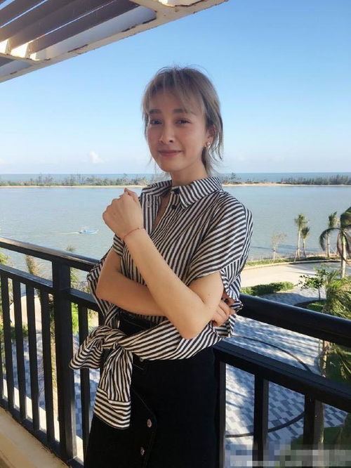谢娜8万块大牌穿成大妈,吴昕80块地摊货穿出时髦少女
