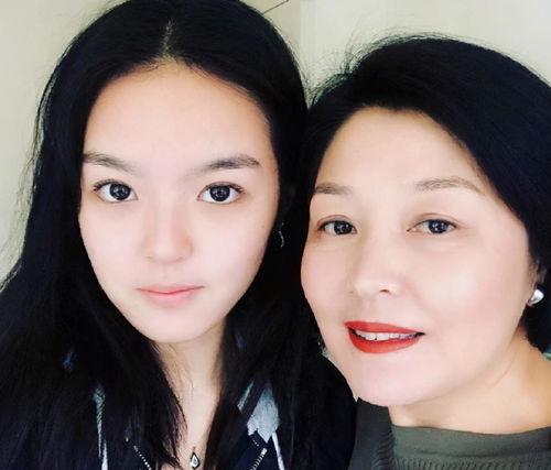 赵本山当年退出春晚,以为江郎才尽,其实只是因为李咏老婆一句话