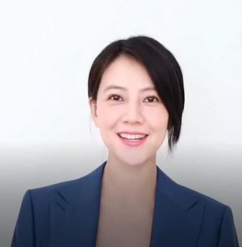 39岁高圆圆高龄产女不容易平安诞下小公主获众多网友祝福