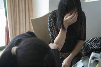 恶毒女和邻居吵架竟把邻居三岁男孩抛尸粪坑遭受极刑