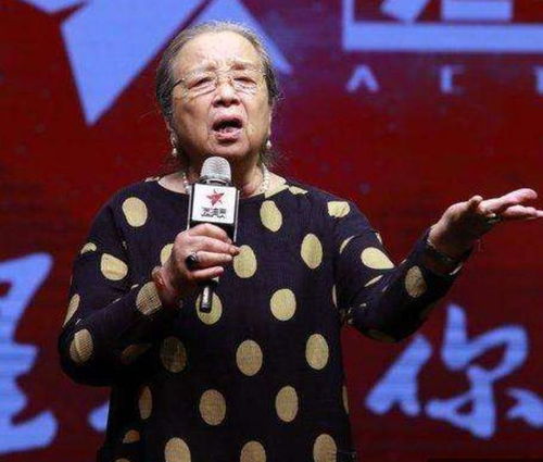 骗了观众22年的容嬷嬷,不为人知的私生活,背后到底有多少感动