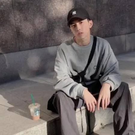 成熟男生微信头像,成熟男人头像是否适合你的口味