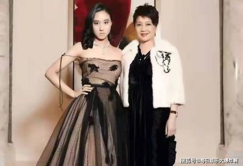 赌王小女儿何超欣是真学霸,获得双学士学位,实力不输哥哥何猷君