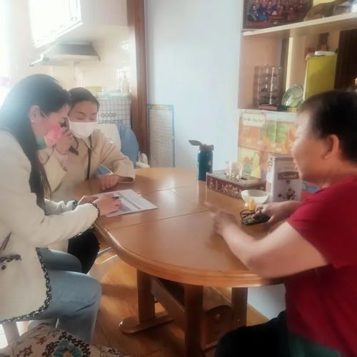 东乌旗妇联深入包联小区推进60岁以上人群新冠肺炎病毒疫苗接种工作