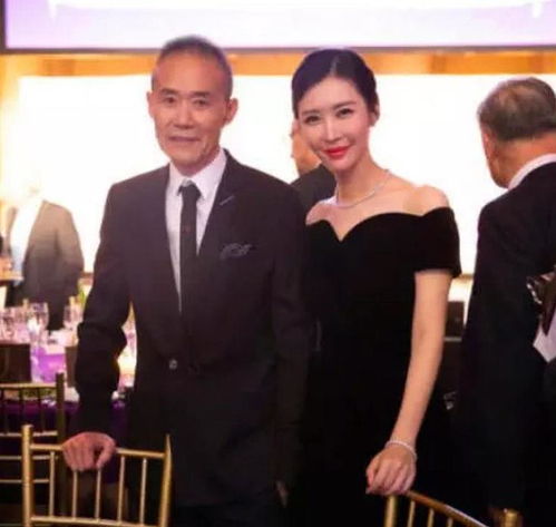 他们是相差30岁的夫妻,67岁老公特意扮年轻,37岁老婆显老10岁