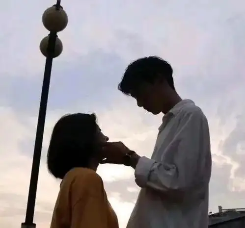 一甜一苦,两个爱情小故事
