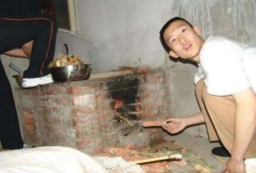 12年前德云社旧照曝光,岳云鹏眉清目秀,曹云金还是毛头小子样