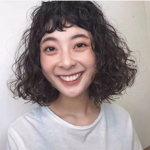 新晋瘦脸卷发,适合所有脸型